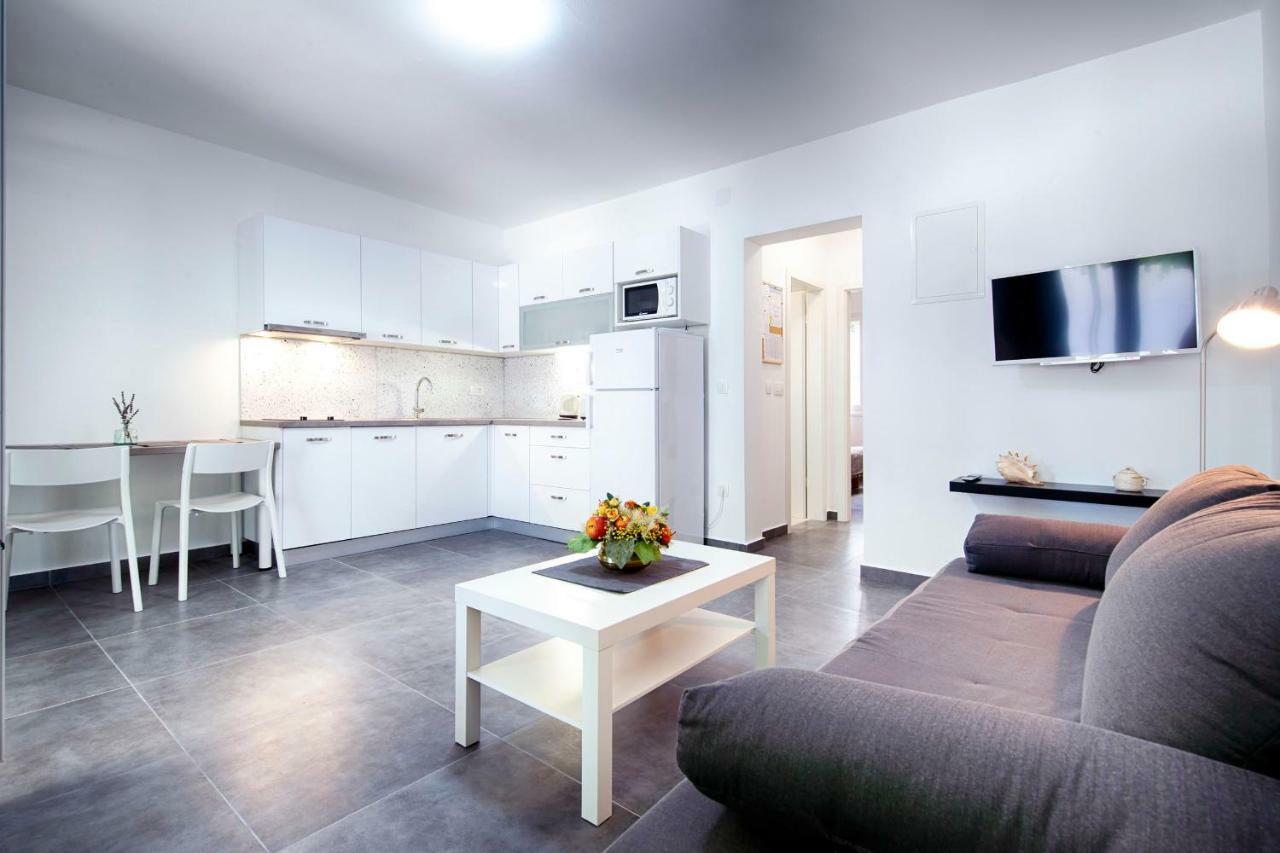 Apartmani Dule Комижа Экстерьер фото